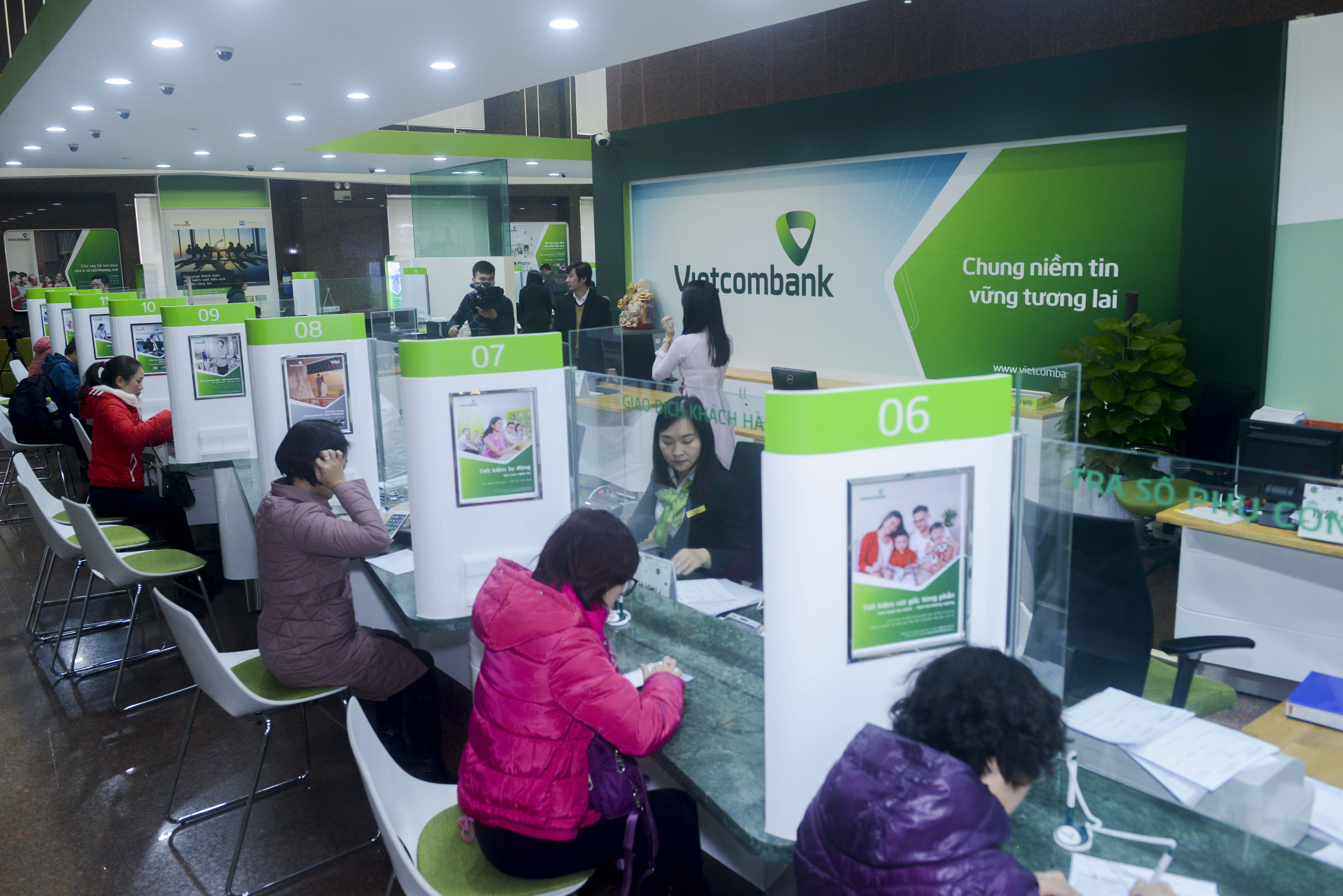 Tiếp tục giảm 50 phí dịch vụ chuyển tiền liên ngân hàng