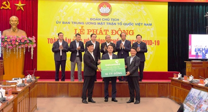 Vietcombank ủng hộ 10 tỷ đồng góp phần phòng, chống dịch Covid-19