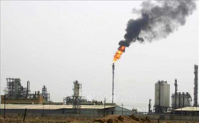 Iraq hối thúc OPEC và các đối tác họp khẩn
