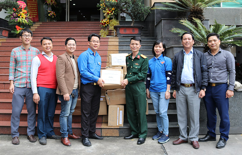Đoàn Thanh niên Báo điện tử ĐCSVN ủng hộ 1500 đầu sách cho trường THCS Lê Bình Hà Tĩnh
