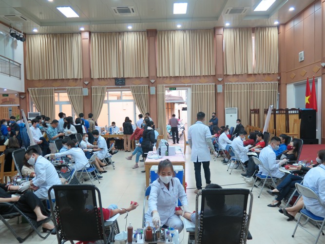 Công đoàn Cơ quan BHXH Việt Nam hiến máu cứu người