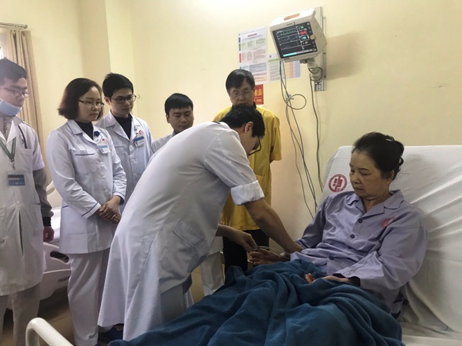 Covid-19 Quản lý sức khoẻ người cao tuổi, người có bệnh lý nền
