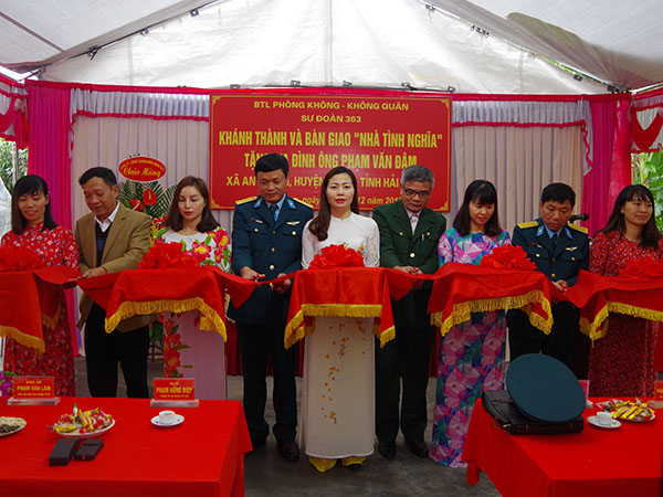 Những ngôi nhà ấm tình thương