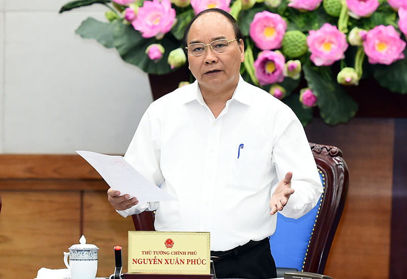 Thủ tướng yêu cầu tiếp tục ngăn chặn, hạn chế tối đa lây lan COVID-19 ra cộng đồng