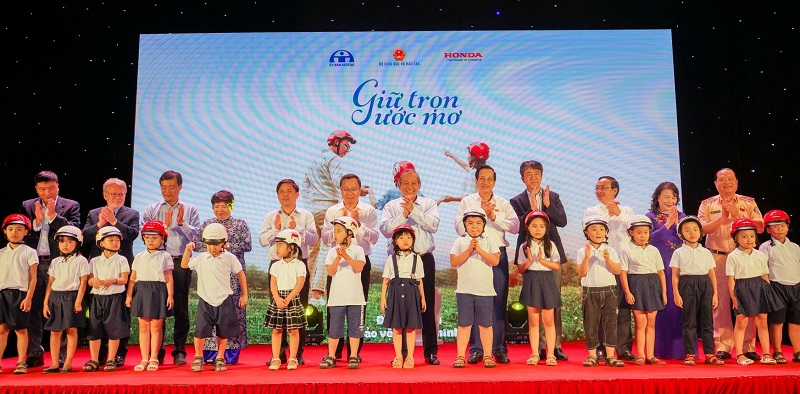 Tiếp tục nâng cao tỷ lệ đội mũ bảo hiểm ở trẻ em
