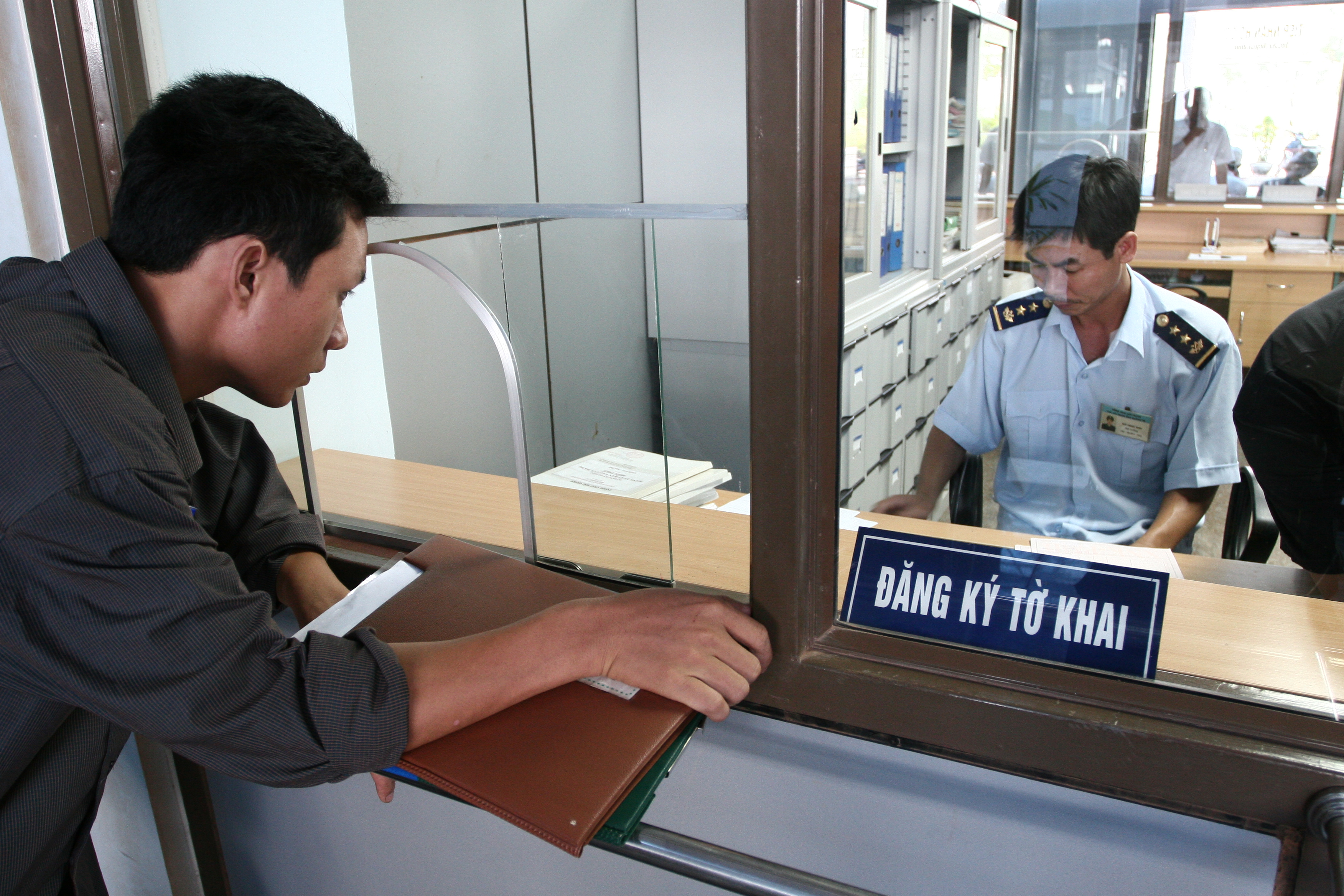 Thống nhất quy trình kiểm dịch y tế biên giới với hoạt động xuất nhập khẩu