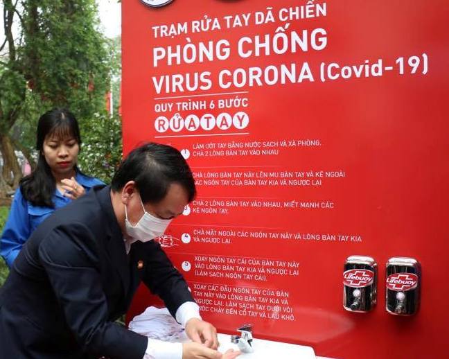 Triển khai lắp đặt 100 trạm rửa tay dã chiến chống Covid-19 trên toàn quốc