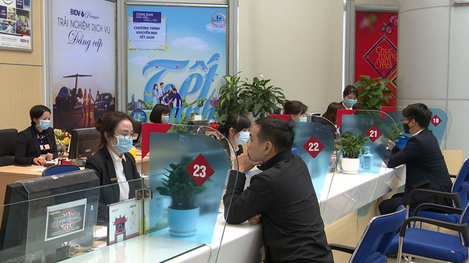 Đã có 37 ngân hàng tiếp tục miễn, giảm phí chuyển tiền lần 2