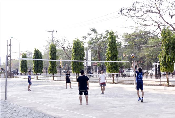 Lưu học sinh Việt Nam tại Lào bình tĩnh ứng phó với dịch COVID-19