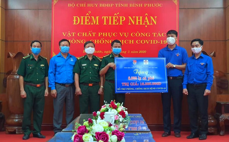 Ủng hộ 250 triệu đồng phòng, chống dịch bệnh COVID-19 tại Bình Phước