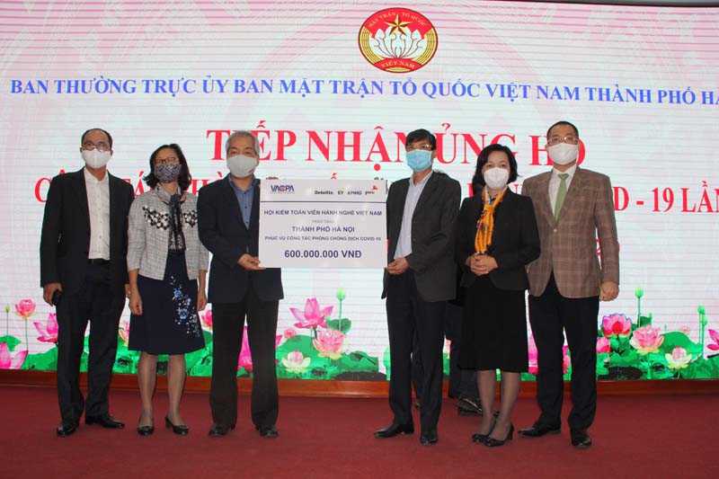 Sát cánh đồng hành cùng đội ngũ nơi tuyến đầu chống dịch