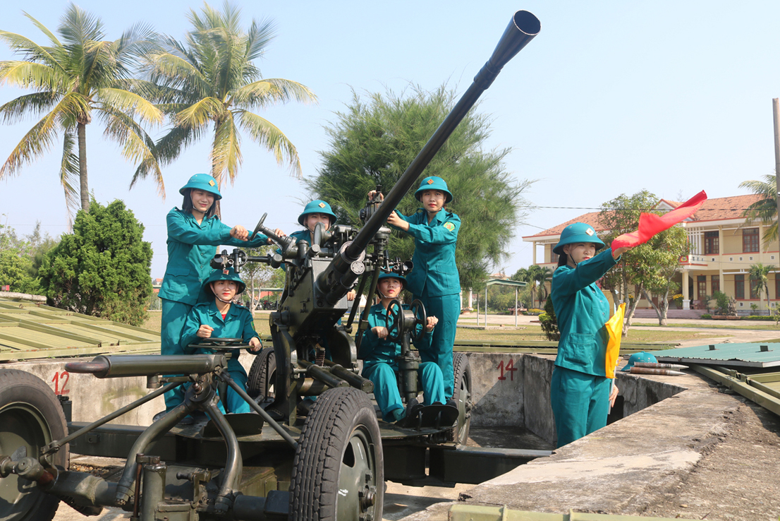 Những “bông hoa thép” nơi Cửa sông Nhật Lệ