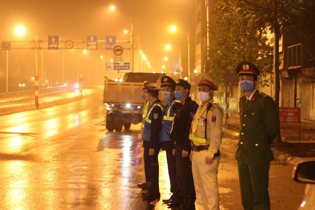 Hà Nội lập 30 chốt kiểm soát thực hiện cách ly xã hội