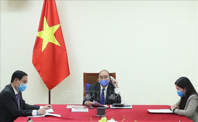 Thủ tướng Nguyễn Xuân Phúc điện đàm với Thủ tướng Trung Quốc Lý Khắc Cường