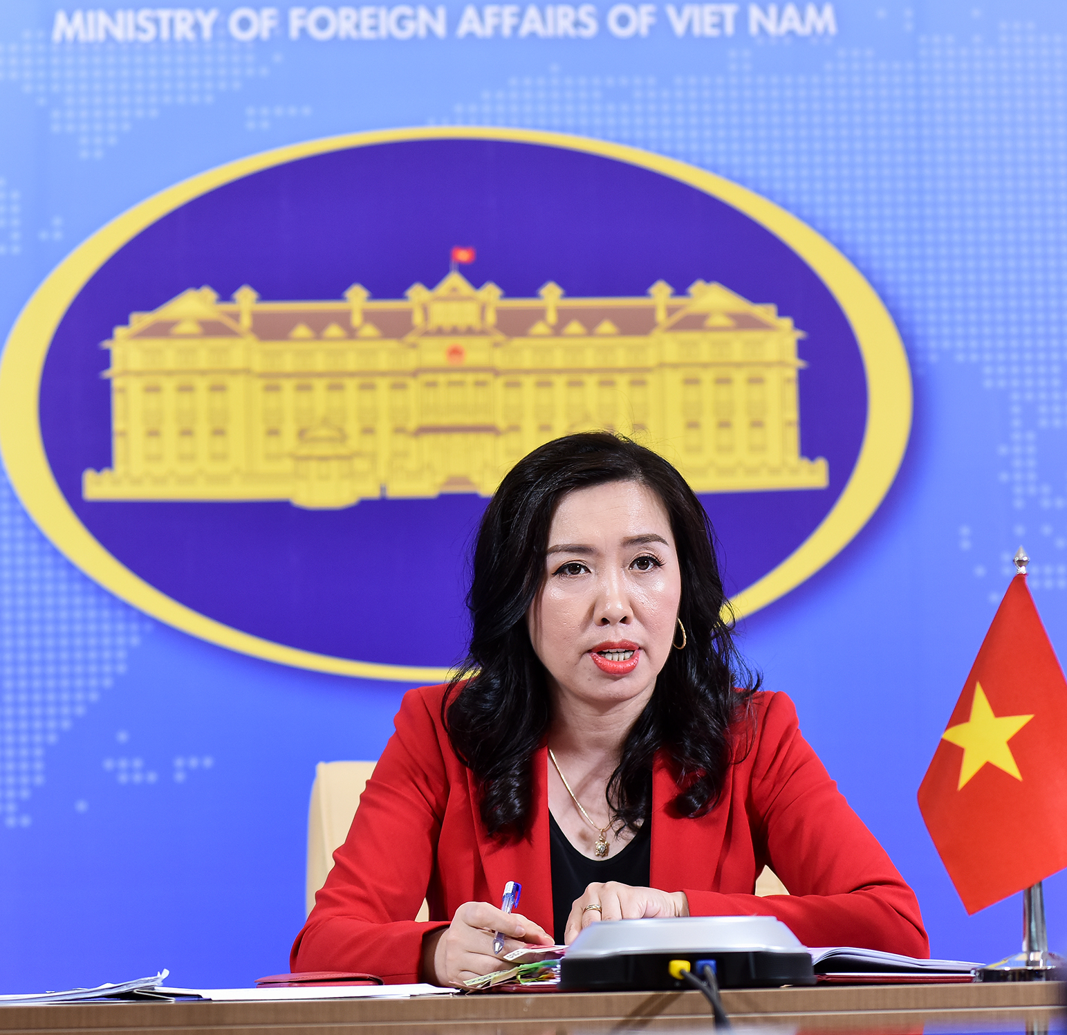 Một cán bộ của Đại sứ quán tại Pháp nhiễm COVID-19