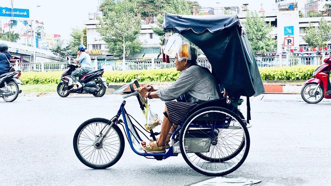 Chi gần 9 tỉ đồng hỗ trợ người bán vé số lưu động