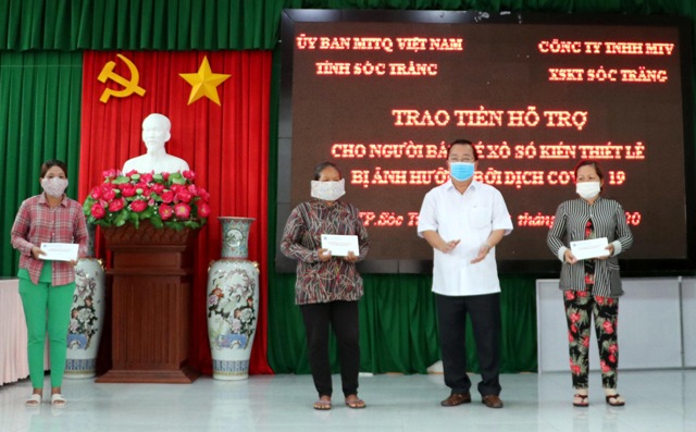 Sóc Trăng hỗ trợ tiền cho người bán vé số do ảnh hưởng dịch COVID-19
