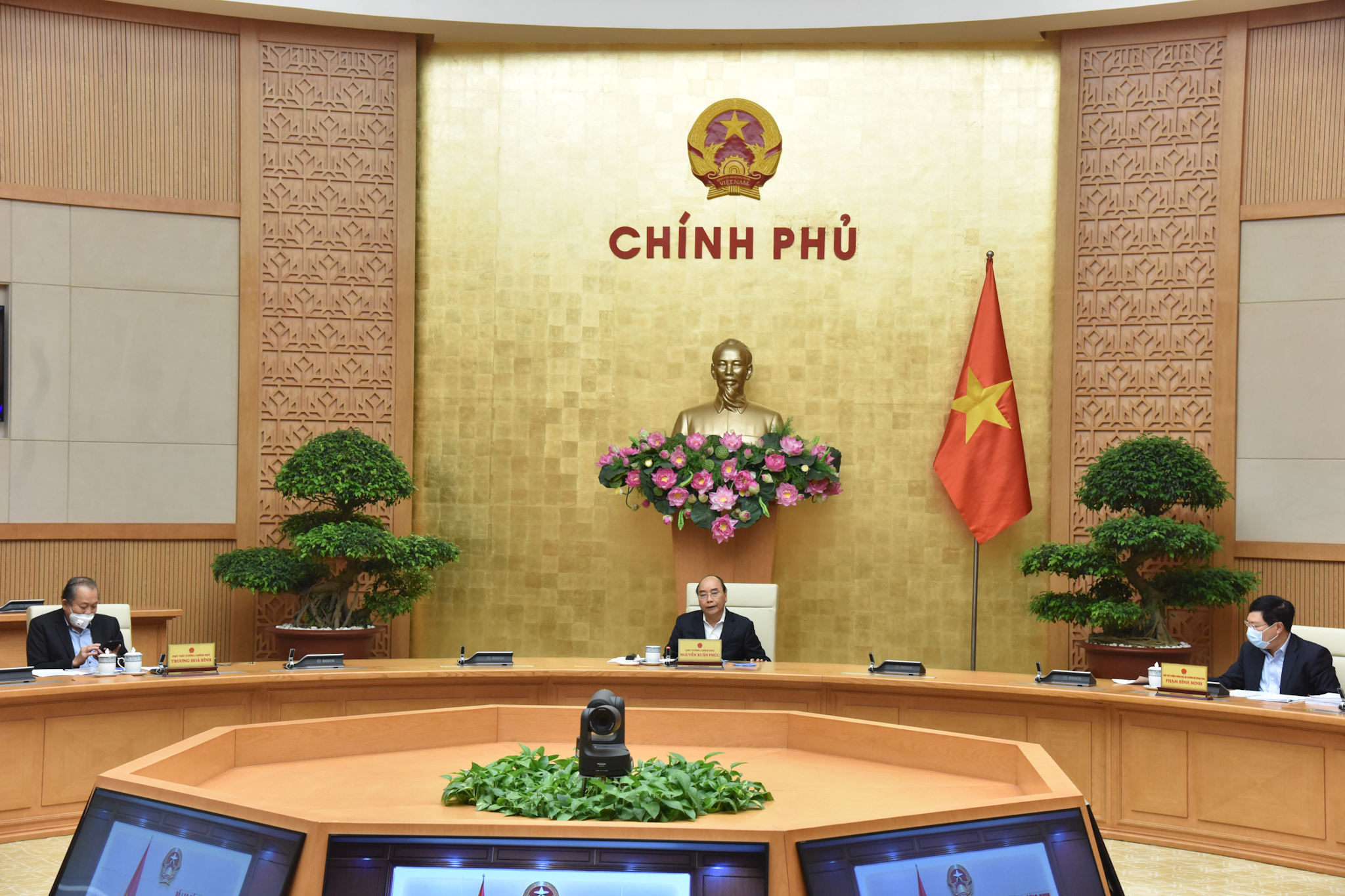 Xử lý nghiêm người không thực hiện cách ly toàn xã hội