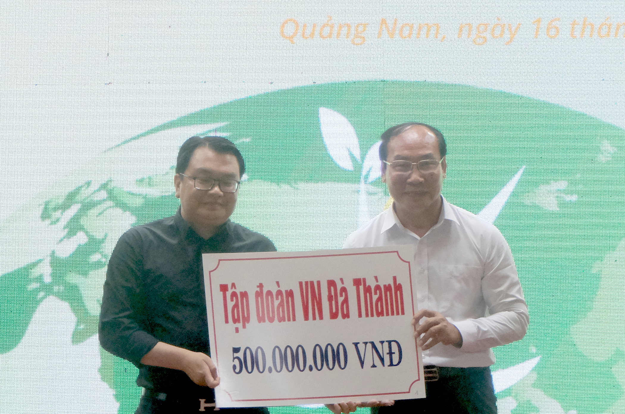 Quảng Nam tiếp nhận ủng hộ phòng, chống dịch COVID - 19