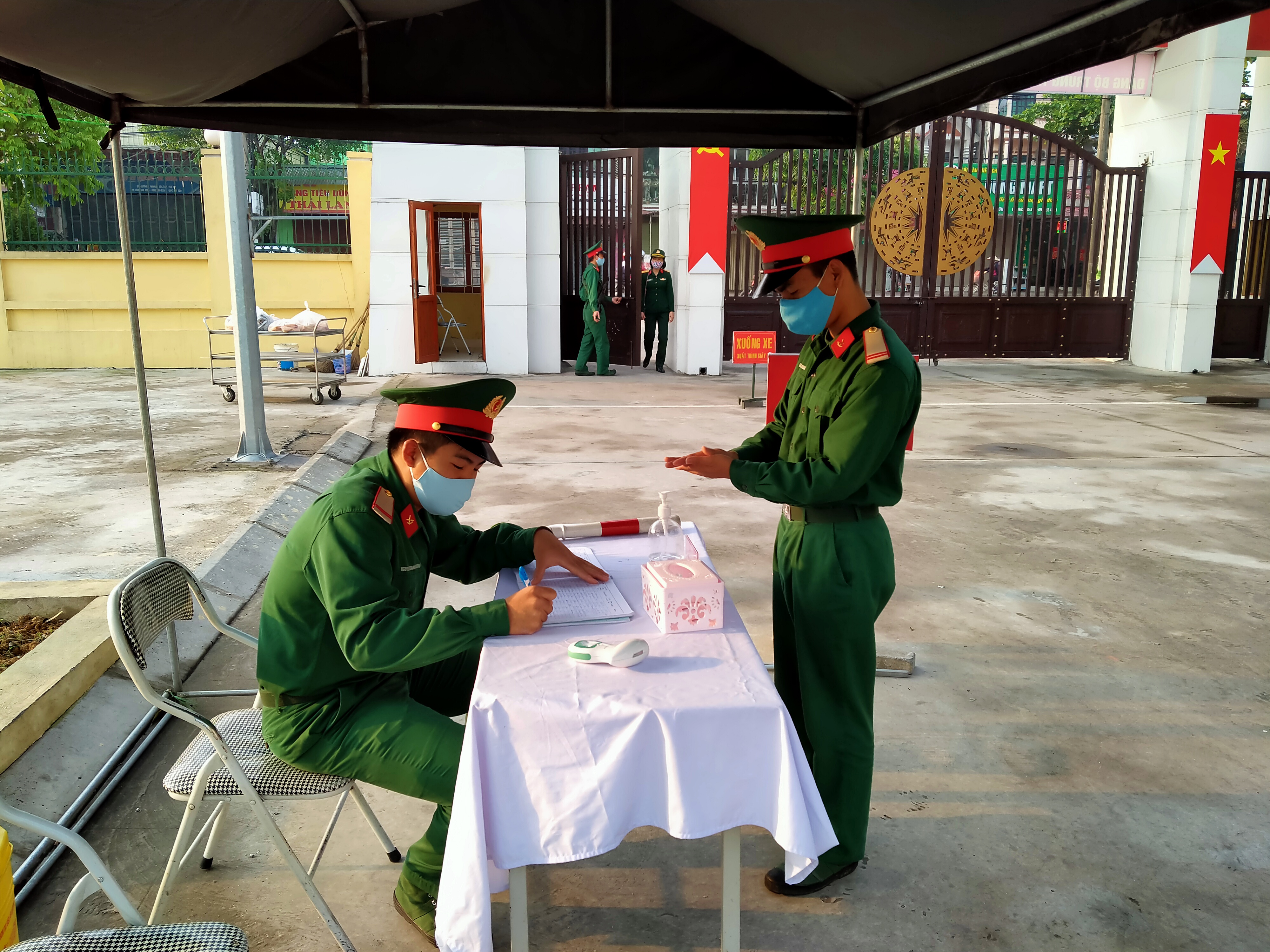 Thực hiện đồng bộ, hiệu quả nhiều biện pháp chống dịch