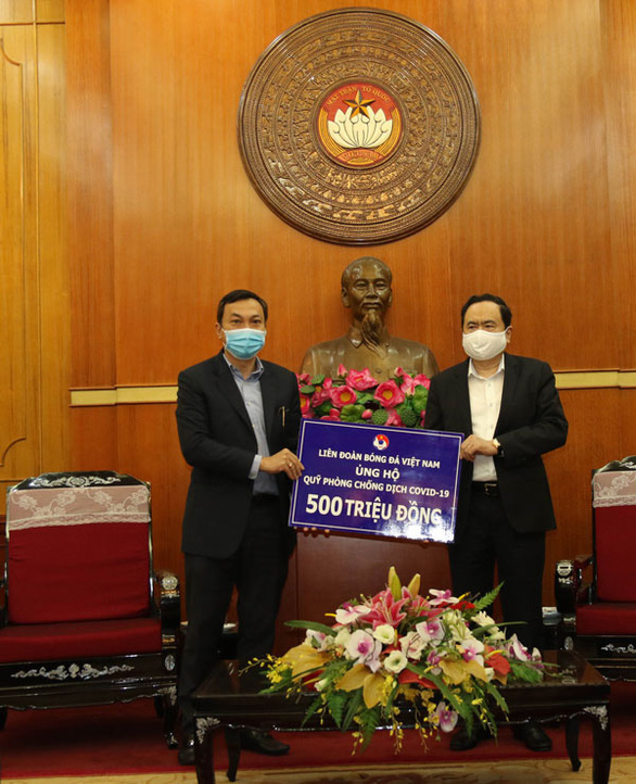 Liên đoàn bóng đá Việt Nam ủng hộ 500 triệu đồng phòng, chống dịch