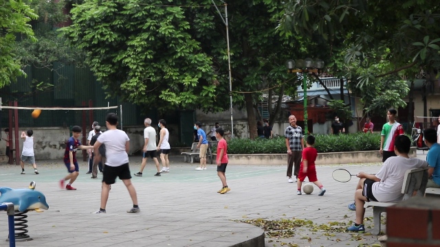 Hà Nội vẫn còn nhiều nơi tụ tập đông người