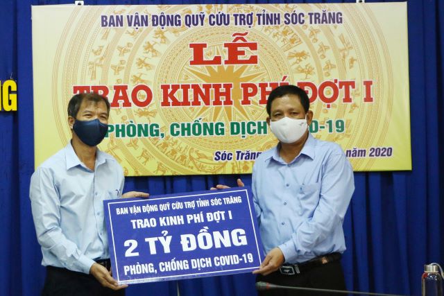 Sóc Trăng Trao kinh phí ủng hộ phòng, chống dịch