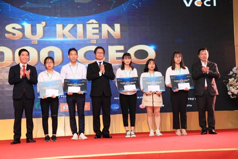 Giúp đỡ sinh viên nghèo vượt khó trong mùa dịch