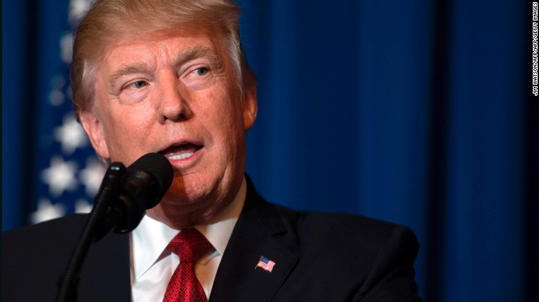 Tổng thống Donald Trump sẽ ký sắc lệnh đình chỉ hoạt động nhập cảnh vào Mỹ
