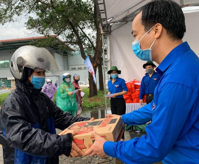 San sẻ yêu thương, chung tay vượt qua đại dịch