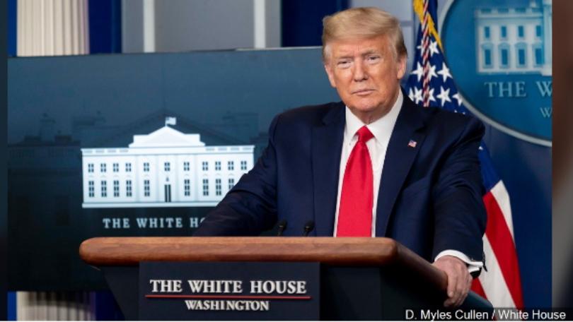 Tổng thống Donald Trump ký sắc lệnh hạn chế nhập cảnh