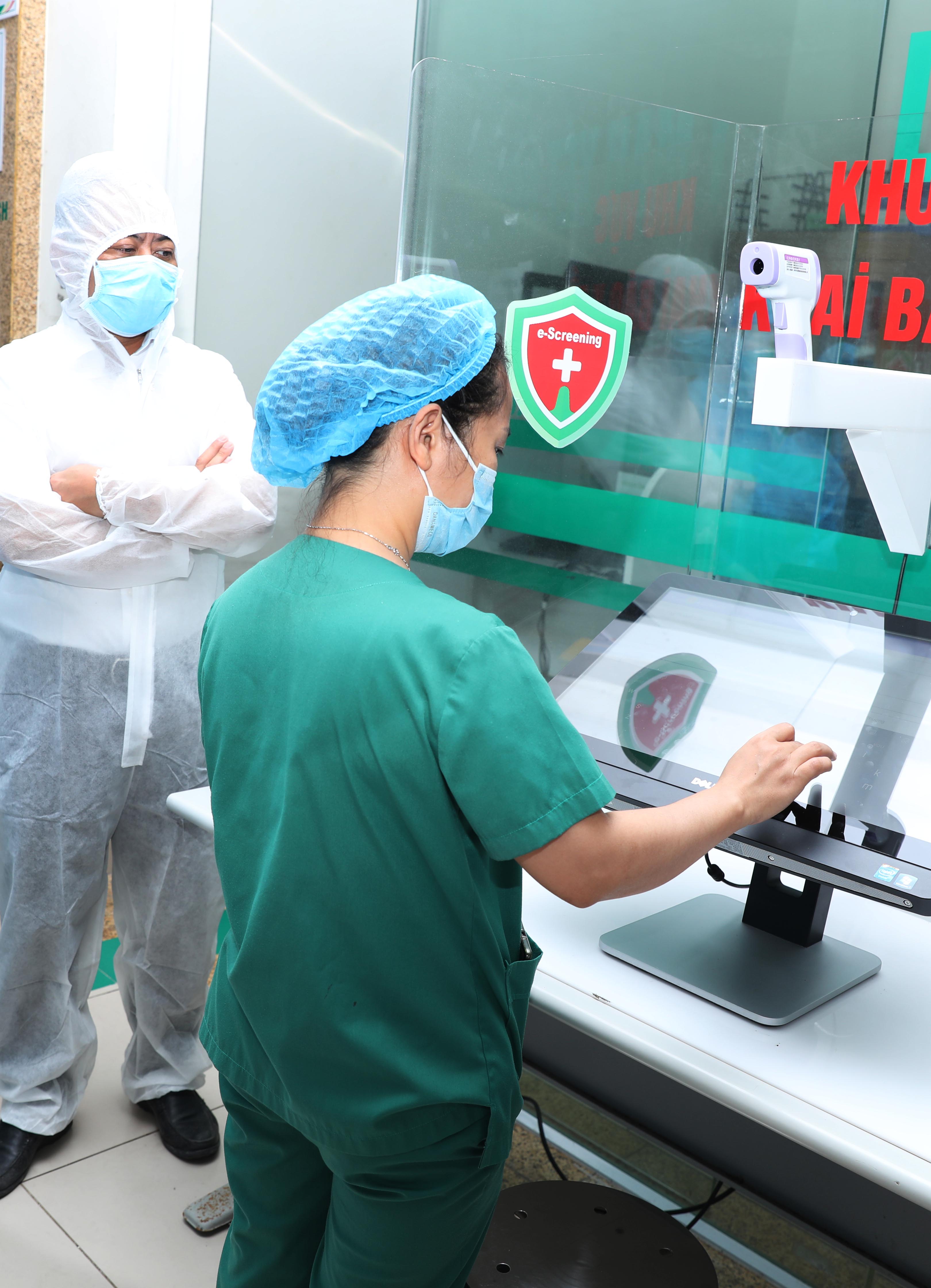 Giải pháp sàng lọc, truy tìm người nghi nhiễm COVID-19
