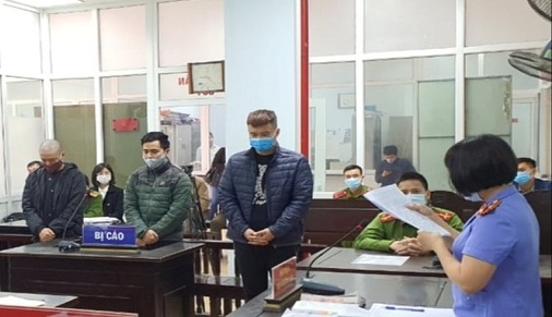 25 tháng tù cho các bị cáo chống đối lực lượng chống dịch