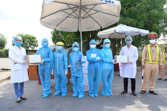 Đại học Đông Á hỗ trợ phòng, chống dịch