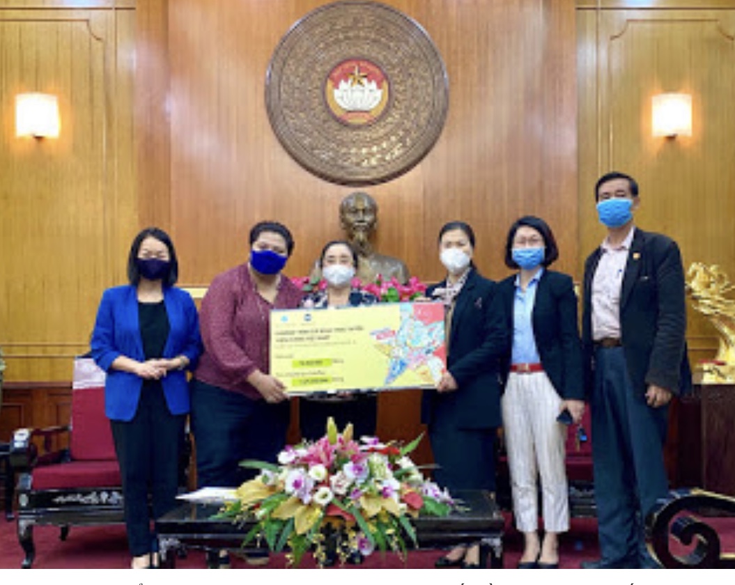 Hơn 1,3 tỷ đồng ủng hộ phụ nữ chịu ảnh hưởng bởi dịch bệnh COVID-19