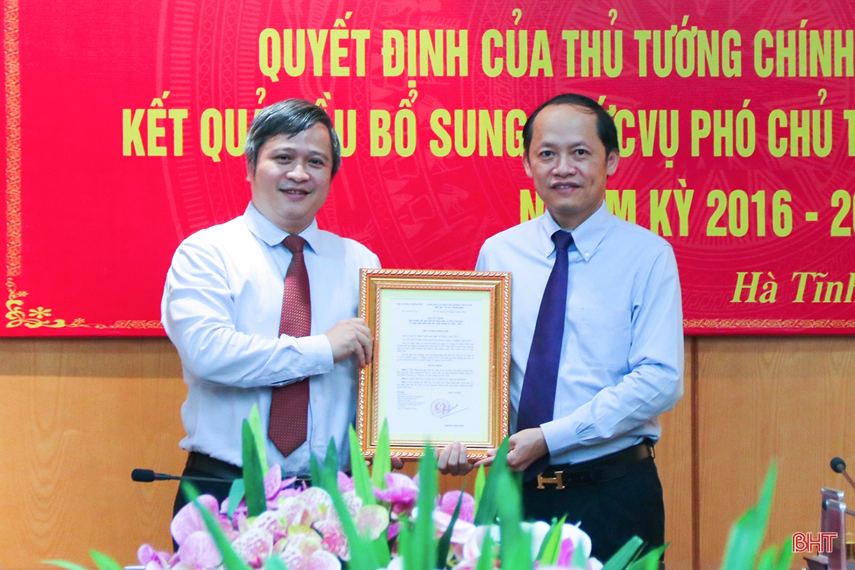 Đồng chí Nguyễn Hồng Lĩnh được phê chuẩn chức vụ Phó Chủ tịch UBND tỉnh Hà Tĩnh