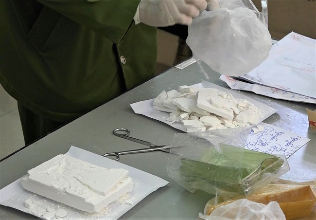Bắt quả tang hai vụ vận chuyển, mua bán 1,4 kg ma túy