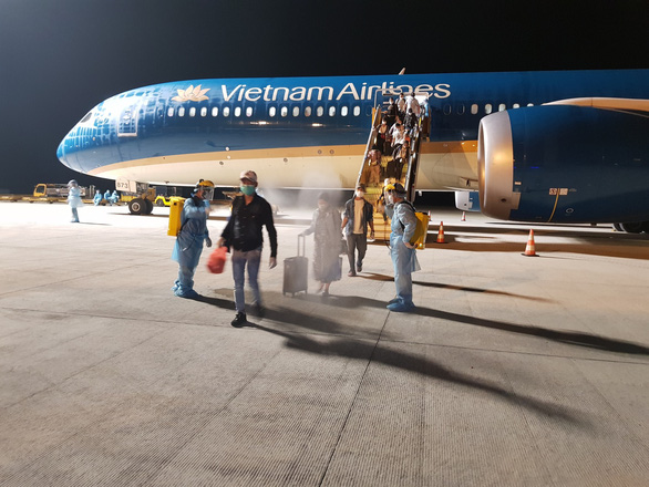 Đưa gần 300 công dân Việt Nam từ UAE về nước an toàn