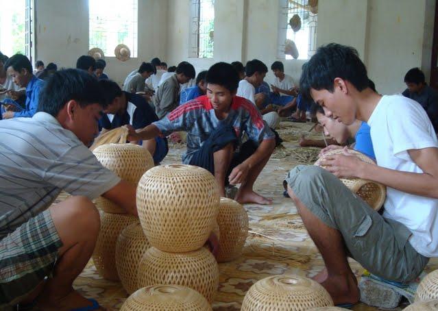 Tạo việc làm cho người chấp hành xong hình phạt tù