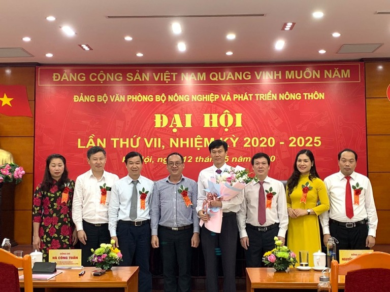 Đảng bộ Văn phòng Bộ NN PTNT phấn đấu đảng bộ gương mẫu, điển hình