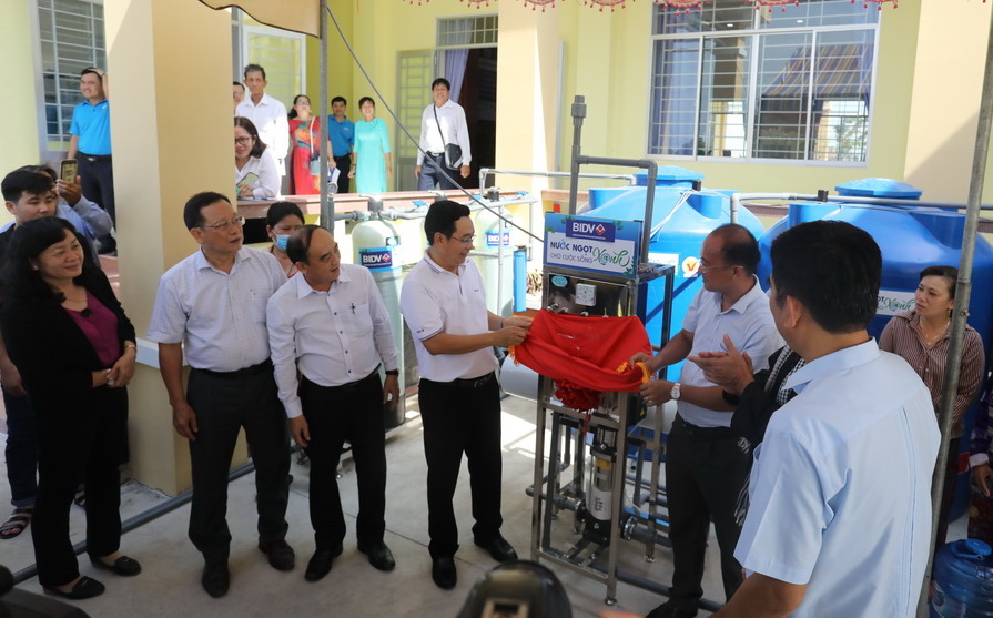 BIDV giúp 23 tỷ đồng hỗ trợ bồn chứa nước và máy lọc nước cho đồng bào tại 5 tỉnh khu vực ĐBSCL