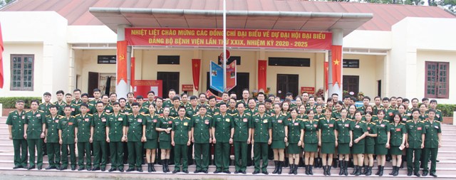 Xây dựng đội ngũ y, bác sĩ “Sáng y đức, giỏi chuyên môn”