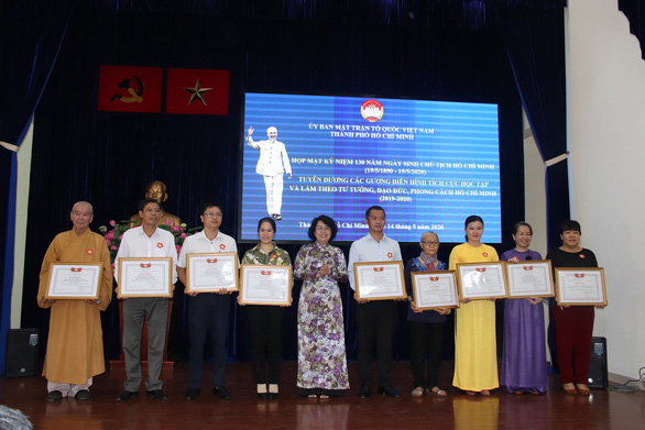 Tuyên dương điển hình học tập, làm theo tư tưởng Hồ Chí Minh