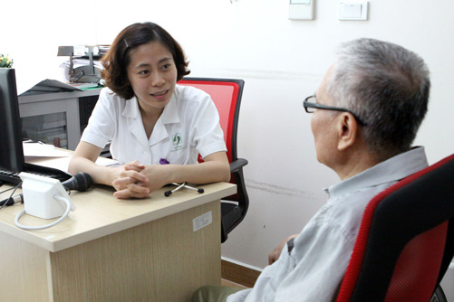 Tạm dừng kê đơn thuốc quá 3 tháng cho người bệnh cao tuổi, người mắc bệnh cần điều trị dài ngày
