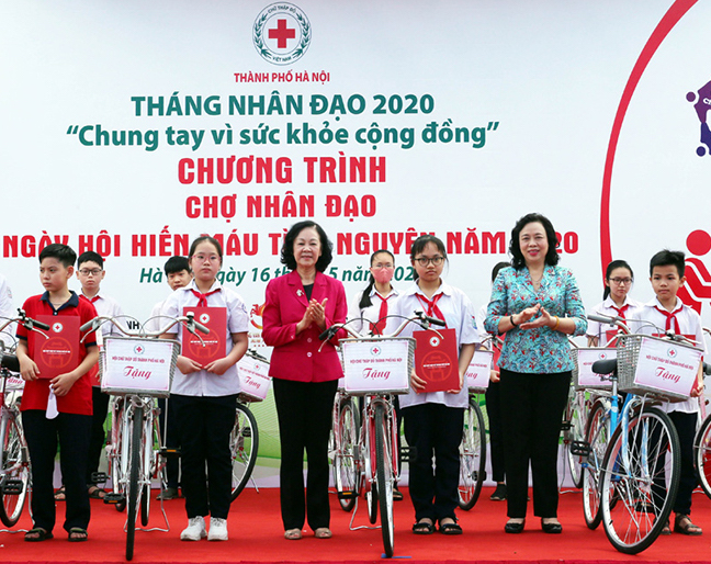 Góp phần xây dựng người Hà Nội thanh lịch, văn minh, nhân ái, nghĩa tình