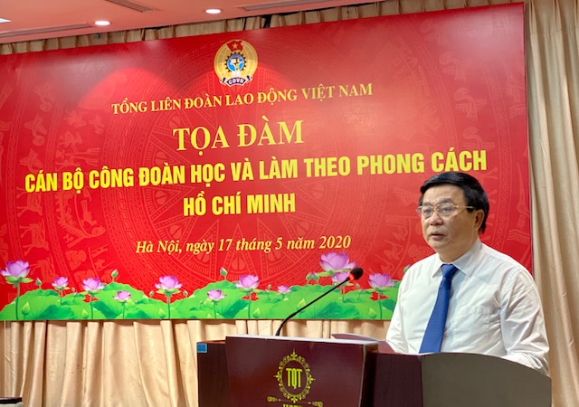 “Cán bộ công đoàn học và làm theo phong cách Hồ Chí Minh”