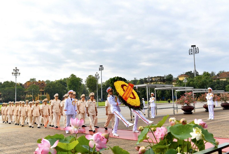 Lãnh đạo Đảng, Nhà nước vào Lăng viếng Chủ tịch Hồ Chí Minh