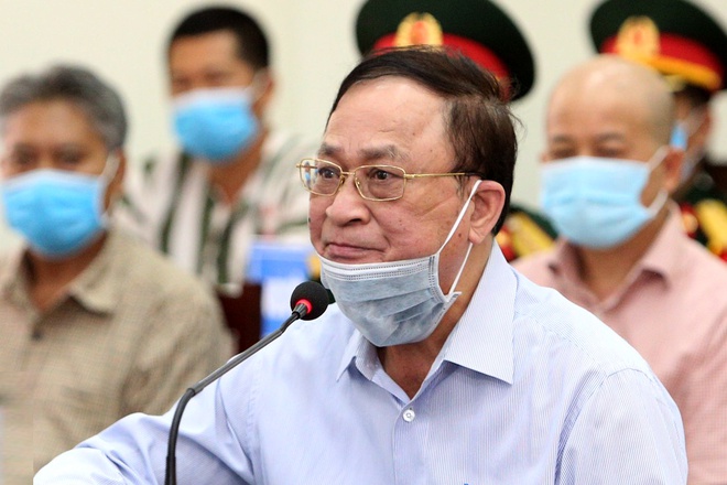 Cựu Thứ trưởng Bộ Quốc phòng Nguyễn Văn Hiến hầu tòa