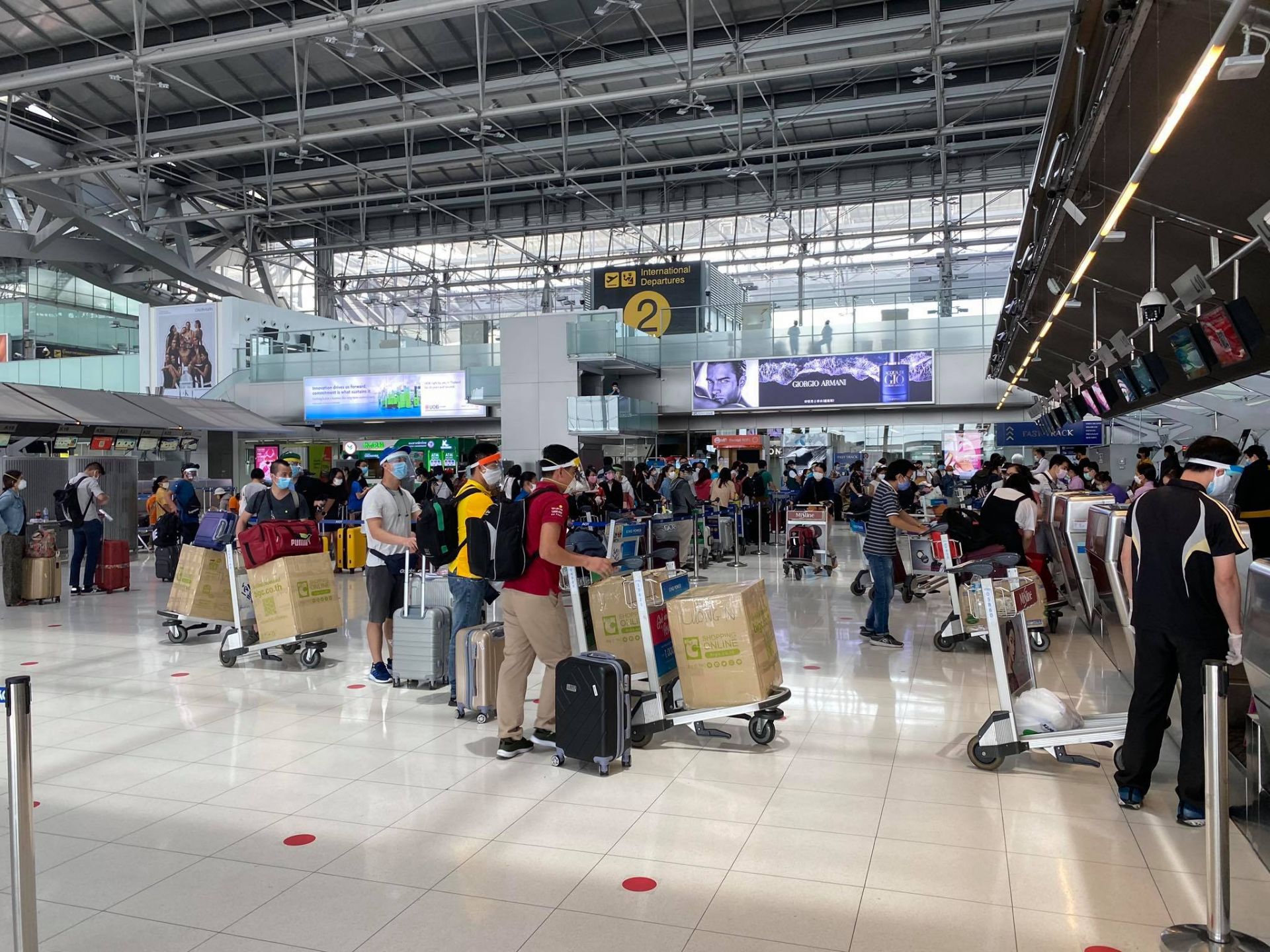 Đưa gần 300 công dân Việt Nam từ Thái Lan về nước
