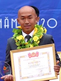 Dành cả thanh xuân thực hiện ước vọng cải thiện cuộc sống đồng bào vùng cao